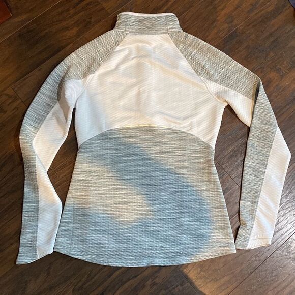 Athleta 1/4 Zip Long Sleeve- Size Small - Picture 10 of 11